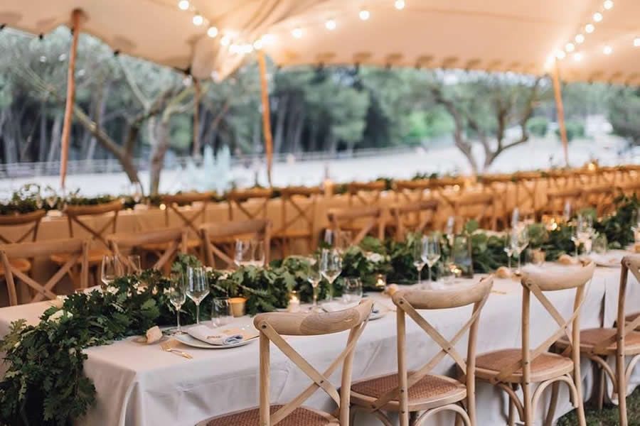 Packs para bodas con carpa, decoración e iluminacion