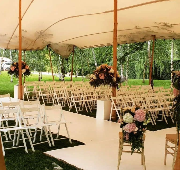 Halo y sillas para eventos
